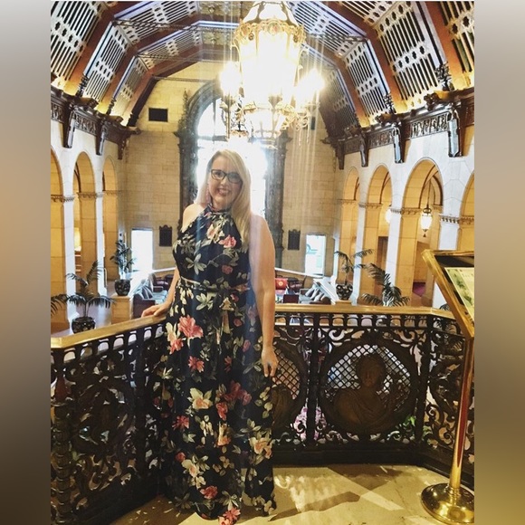 Plus Size ✨ Eliza J Floral Tiered Halter Maxi Gown with Tie Neck Detail Size 18 - Picture 2 of 12